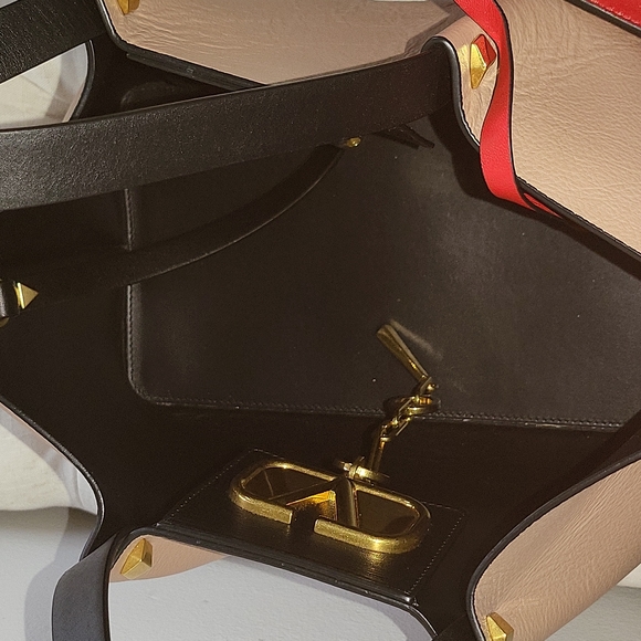 Valentino Garavani authentic beige leather tote/satchel - Picture 11 of 14